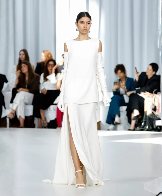 Sneak peek of @peterlangner new collection at Barcelona Fashion Week! 🤩✨ 

“Not only statement gowns rich in embroidery and volume, but a narrative built on layering, form, and material” 

Wedding dress boutique: @weddingatelier_nyc 
Wedding dress designer: @peterlangner 

#weddingateliernyc #weddingateliernycbride #peterlangner #peterlangnerbride #weddingdress