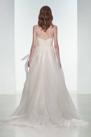 Amsale Aberra Finley Wedding Dress Sample Sale - A-Line Ivory Silk Organza ballgown, sweetheart strapless neckline with soft pleats, full skirt with bow accent at the natural waist.