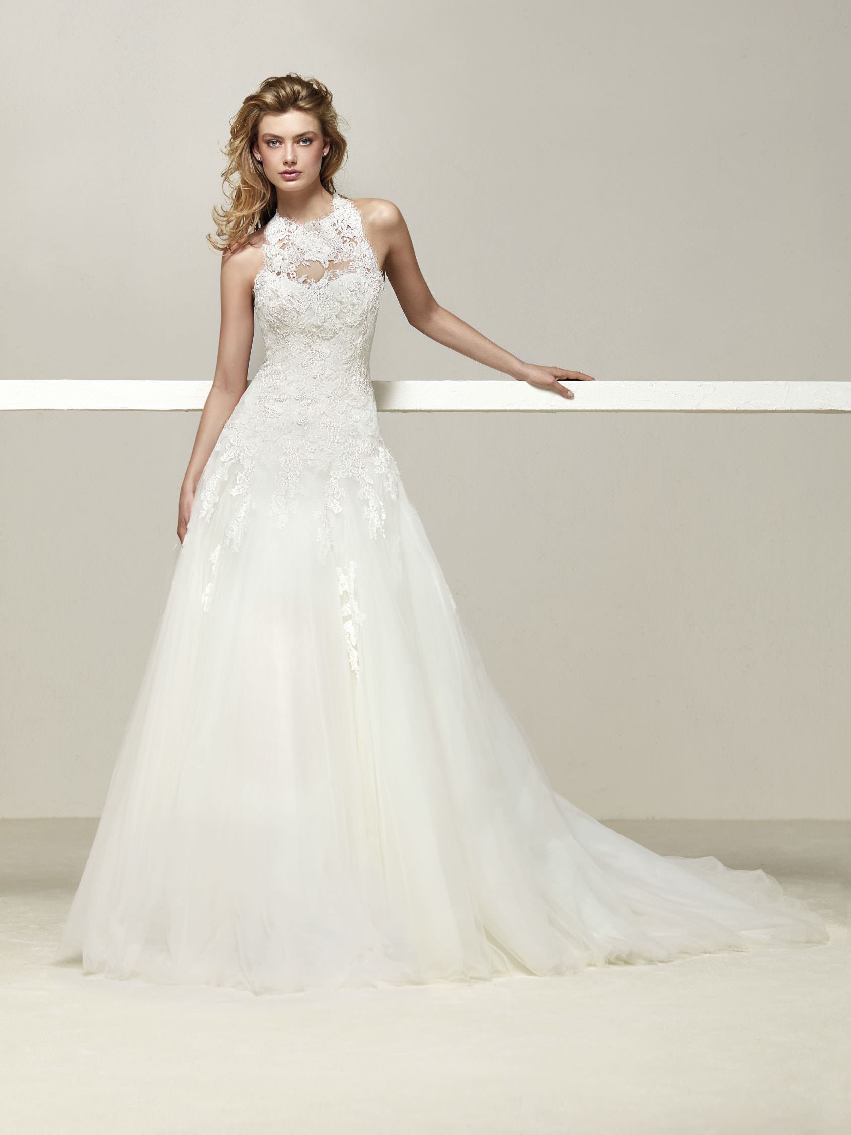 Drisara Wedding Dress - Wedding Atelier NYC Pronovias - New York City Bridal  Boutique