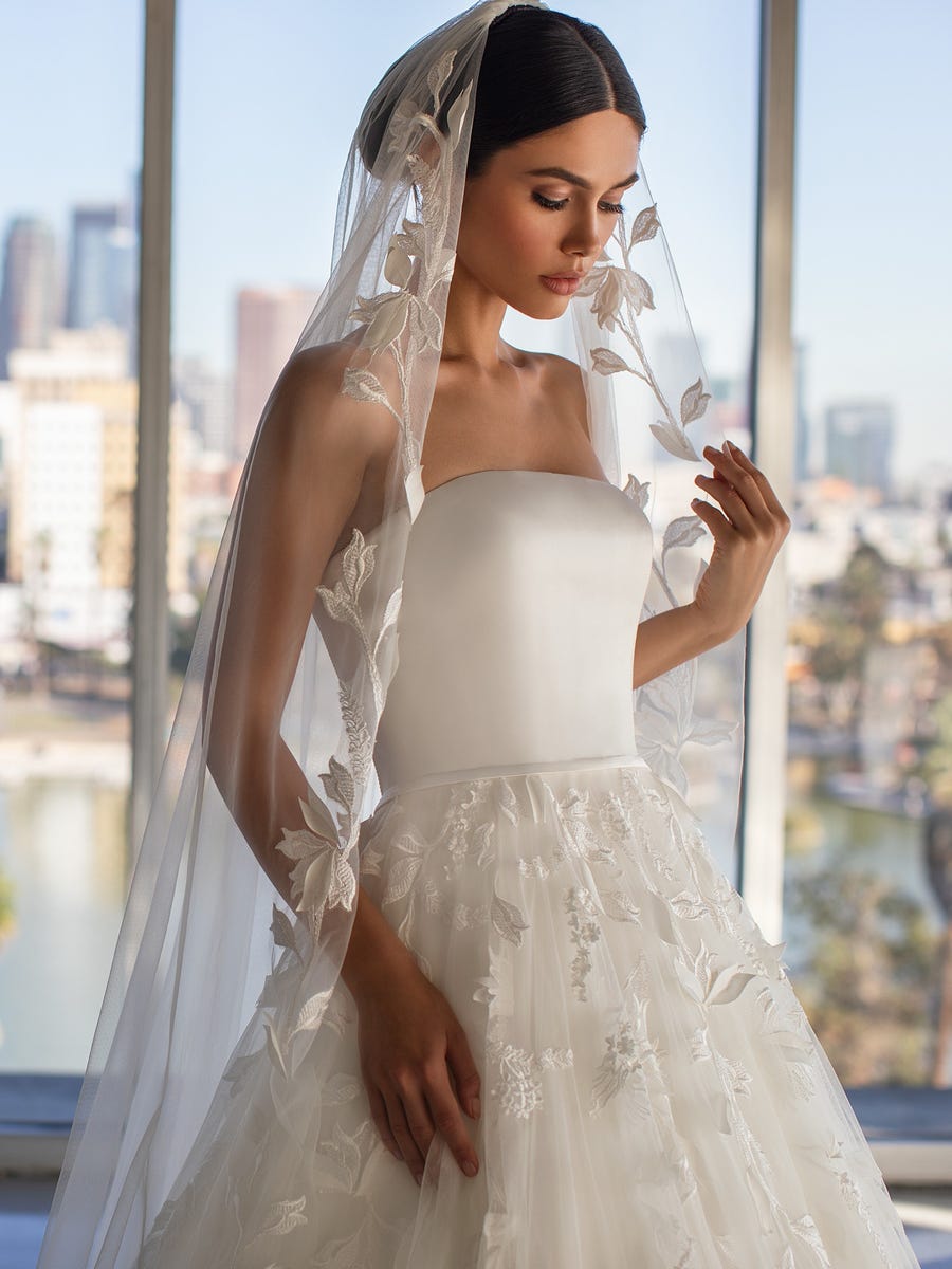 Grayson Wedding Dress - Wedding Atelier - Pronovias - New York City ...