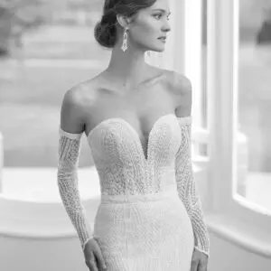 Rosa Clara Collection Quentin Wedding Dress - Mermaid silhouette with sweetheart neckline, open back, removable sleeves and long train in lace.