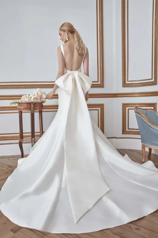 Wedding dress hotsell with a bow