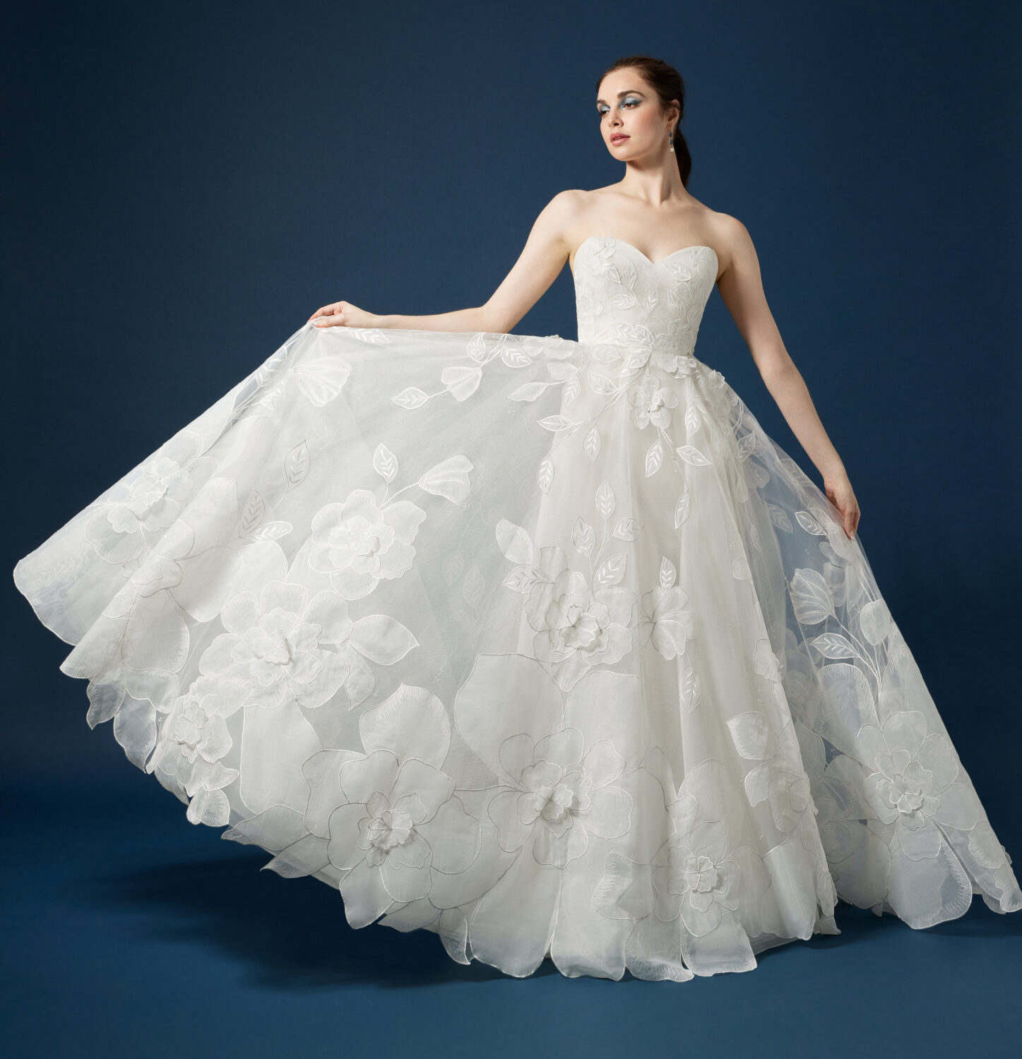 white long sleeve dress with flowers Off-White Lace Wedding Gown CDS433W Off / 2 Wedtrend Women Navy Prom Size:xxl Whether you are dressing nav-287