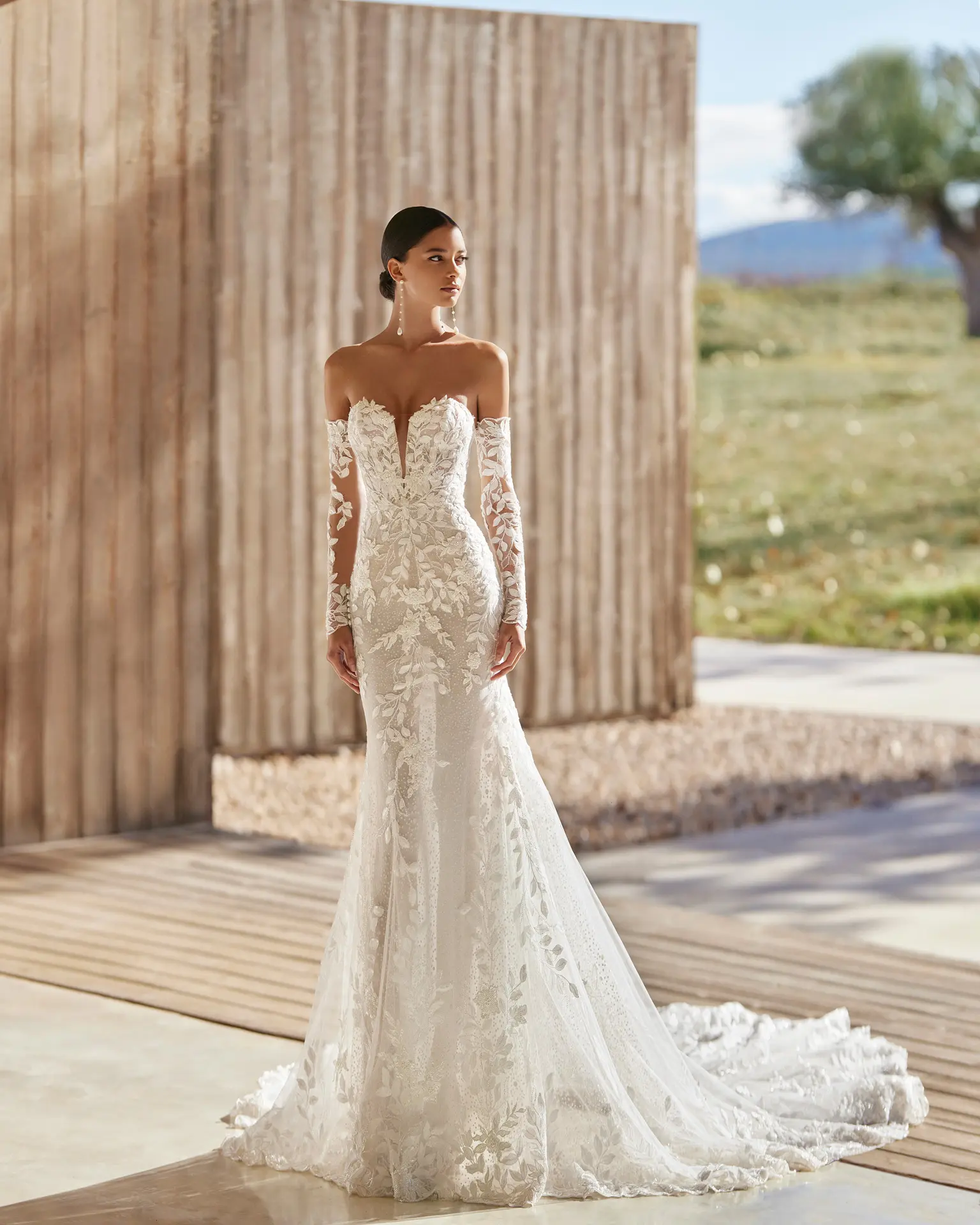 Alzir Wedding Dress - Wedding Atelier NYC - Rosa ClaraNew York City Bridal Boutique Alzir Wedding Dress - Wedding Atelier NYC - Rosa ClaraNew York City Bridal Boutique