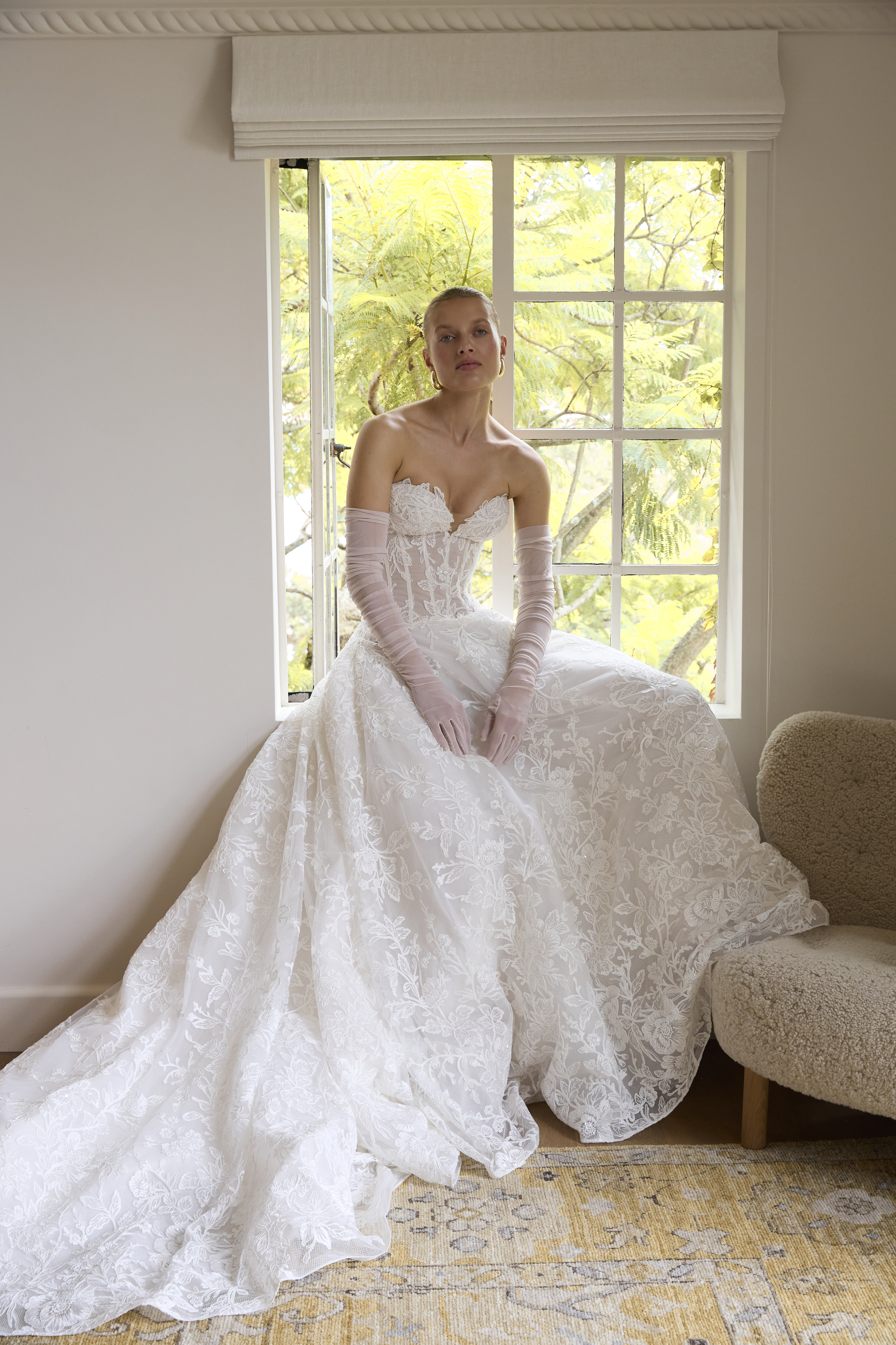green emerald velvet dress Exquisite Drop Waist Mermaid Bridal Gown with Scalloped Lace Train Wedding Dress AWD1777