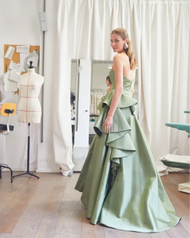 Peter Langner Evening Collection! 🌷🌸🌻🪻

“Designed for the most important occasions for women seeking a contemporary yet timeless elegance” 

Evening dresses boutique: @weddingatelier_nyc 
Evening dresses designer: @peterlangner 

#weddingatelier #weddingateliernycbride #peterlangner #peterlangnerbride #eveningdresses