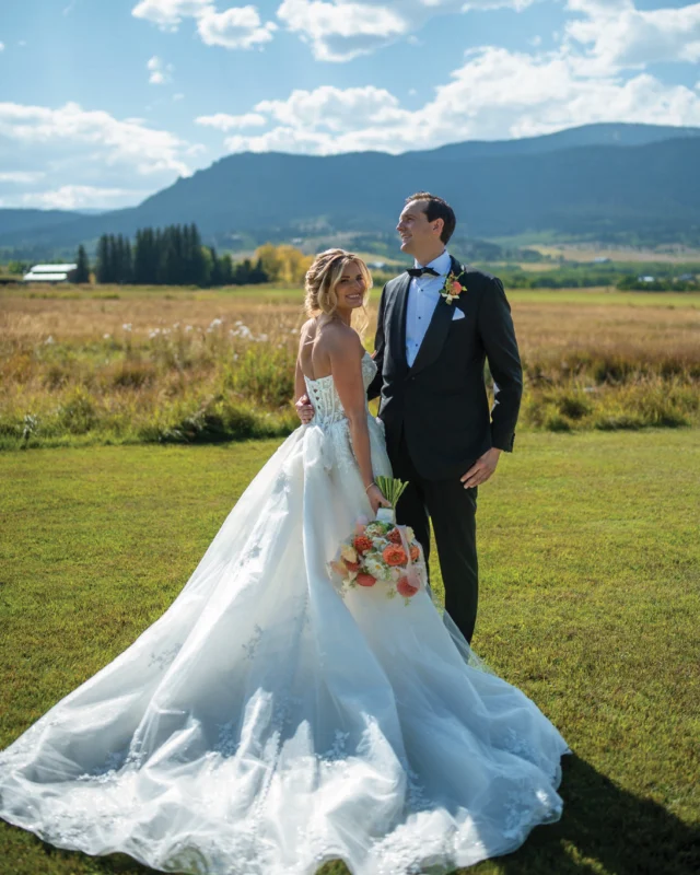 R E A L  W E D D I N G  O F  T H E  D A Y! 💐

These photos arrived in our inbox and we were in love with every single one. Molly wore the ‘1879’ dress by Martina Liana. 

A wedding dress with the most delicate floral details, paired with a veil with the most gorgeous pink petals that felt like something out of a dream.💫✨

The couple said “I DO” at Fox Fields Weddings & Events, surrounded by the most beautiful golden landscapes that made every single shot look like a painting.

The joy on their faces says it all. Molly & Neil, wishing you a lifetime of happiness. 🌸🤍✨

Bride: molly.from.montana
Groom:@neilcarlson_
Wedding dress boutique: @weddingatelier_nyc
Wedding dress designer: @martinalianabridal
Planner: @goldentouchweddings
Photographer: @entenmannphoto
Venue: @foxfieldsweddingsandevents
Hair & Makeup: @dandiluandco
Florist: @macsfloral
Bar Service: @blackcanyonbistro
DJ: @djbenefit
Catering: @thewildtable
Transportation: @jeffersonbuslines
Entertainment: @montanahatbar
Rentals: @montanapartyrentals
Rentals: @tentsforeventsmore
Rentals: Mission Rentals
Rocky Mountain Bride: @rockymtnbride

#weddingateliernyc #martinalianabride #martinaliana #weddingdress #weddingateliernycbride