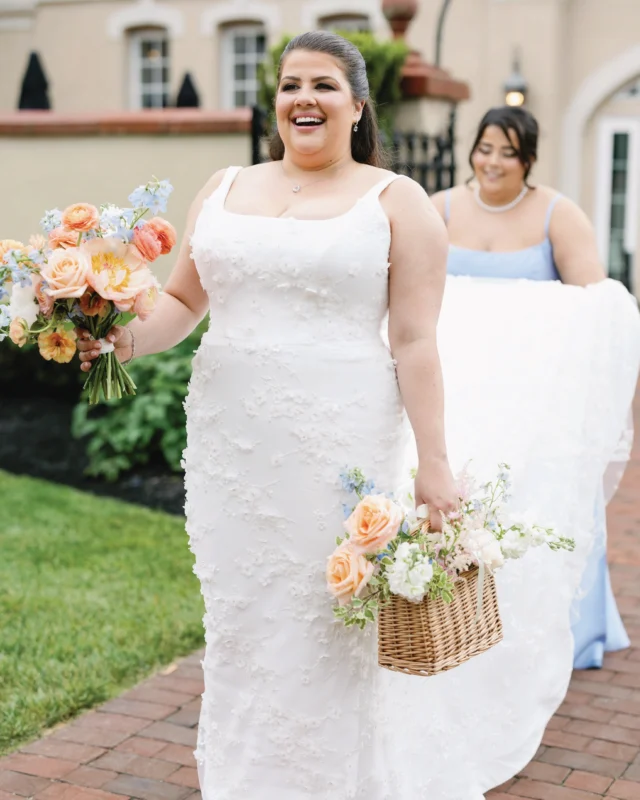 R E A L  B R I D E  O F  T H E  D A Y! 💫💕✨

Our #weddingateliernycbride Hannah looked absolutely beautiful on her wedding day in the ‘Gigi’ dress by @suzanneneville. A elegant square neck fit and flare dress that suited her perfectly in every single way.

The couple celebrated their special day at the stunning Pen Ryn Estate in Philadelphia, surrounded by lush greenery, her bridesmaids in blue, and the most gorgeous peach and coral bouquet. 💐

A combination that just worked. 🌿🤍✨

Bride: @hannahzaatar 
Groom: @jacobgrim200
Wedding dress boutique: @weddingatelier_nyc
Wedding dress designer: @suzanneneville
Photographer: @captured.by.jessicalynn 
Venue: @penrynestate 
Beauty: @makeupbylexiela 
Entertainment: @ebetalent 

#weddingateliernyc #suzanneneville #suzannenevillebride #philadelphiabride