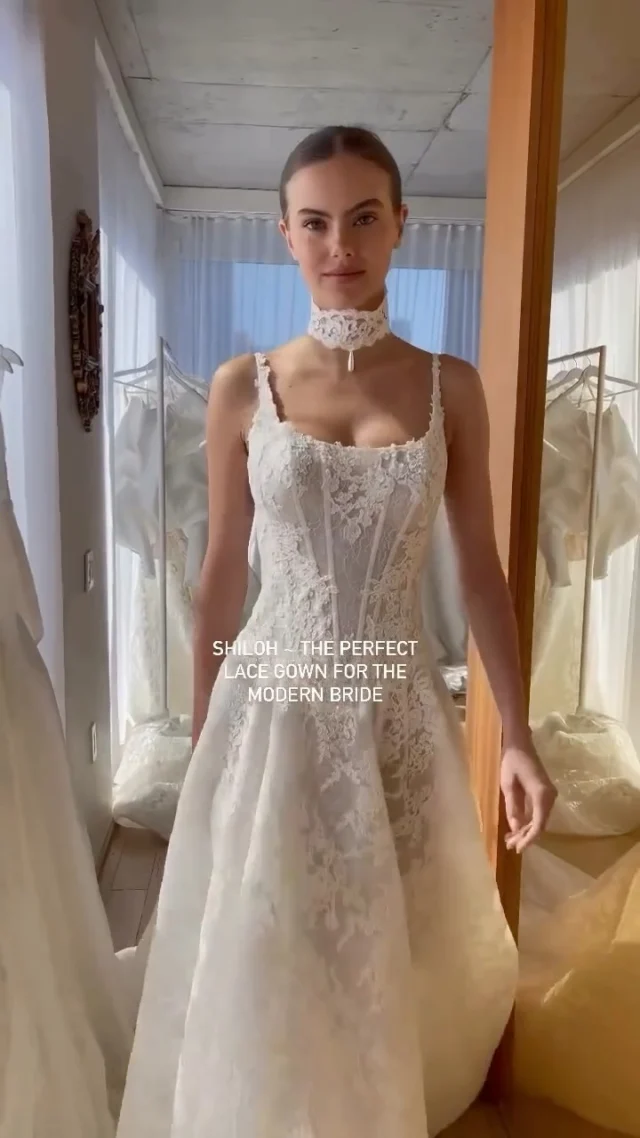 S H I L O H ✨🙌🏻💖

Mariana Hardwick FW26 Collection! 🎉

Wedding dress designer: @marianahardwick 
Wedding dress boutique: @weddingatelier_nyc 

#weddingateliernyc #weddingateliernycbride #marianahardwick #laceweddingdress #weddingdressdesigner
